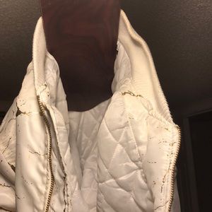 Amazing stylish design of gold & white !